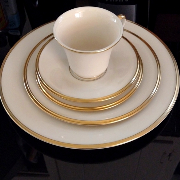 Lenox Dimension Collection Eternal 5 piece place setting. - Picture 1 of 2